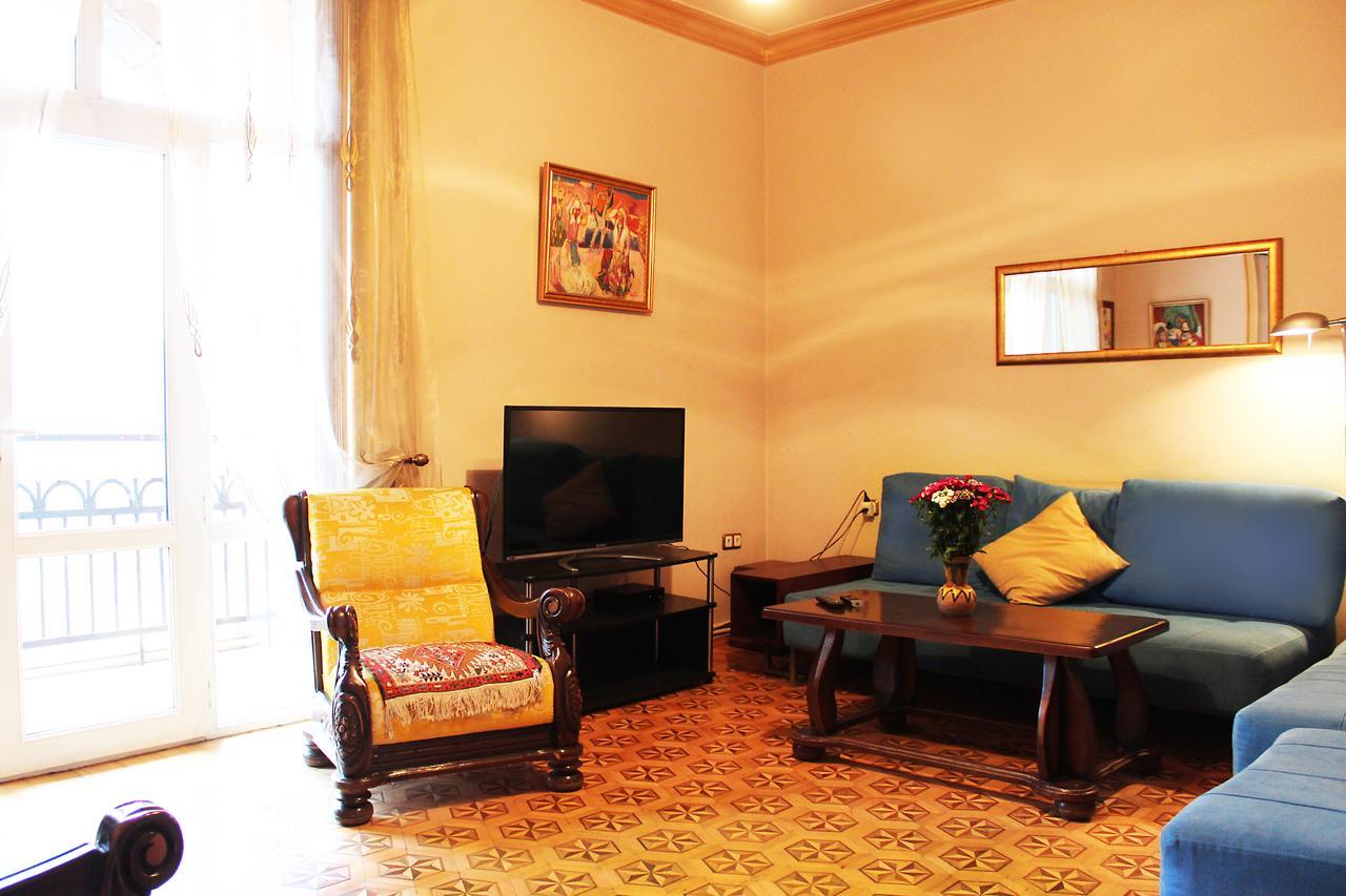 Vivid 2 Bedroom Apt. Yerevan Ngoại thất bức ảnh